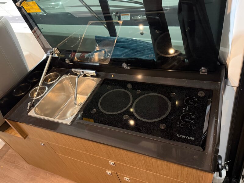 2023 Beneteau Antares 9