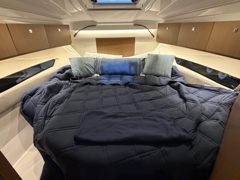 2023 Beneteau Antares 9